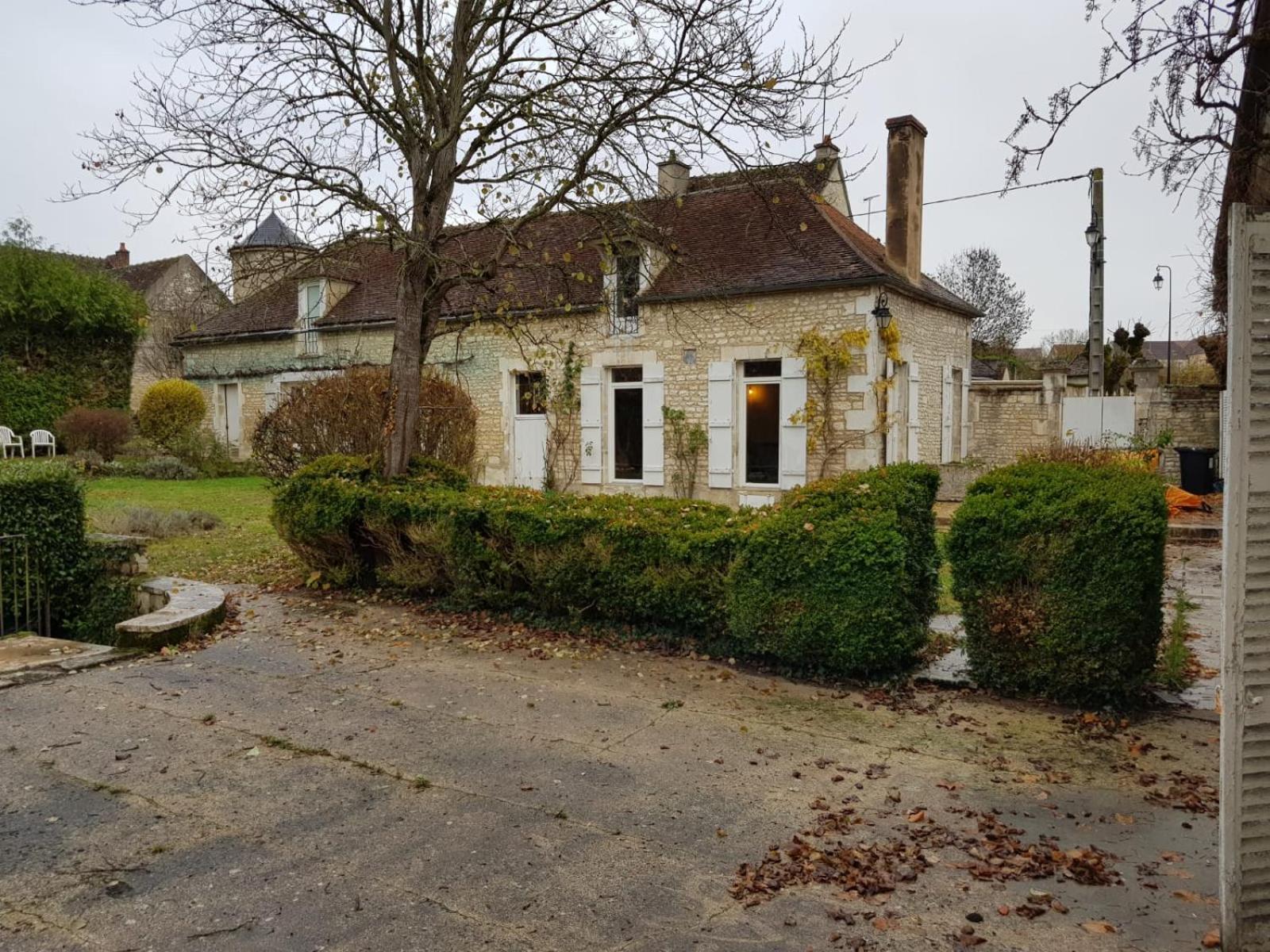 Les Oiseaux De Passage Escolives-Sainte-Camille Exterior foto